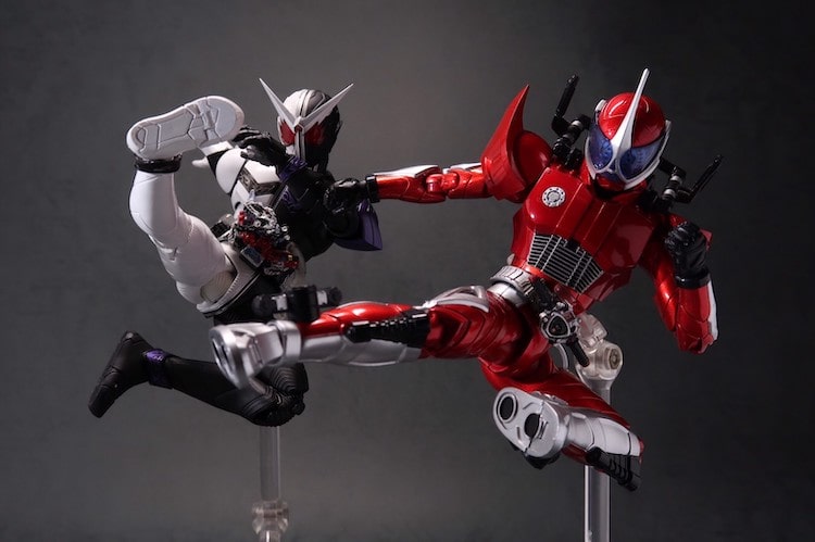 S.H.Figuarts 仮面ライダーアクセルのアクションポーズの写真