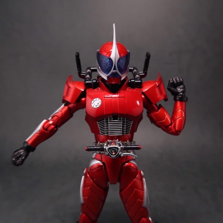 S.H.Figuarts 仮面ライダーアクセルの上半身の写真