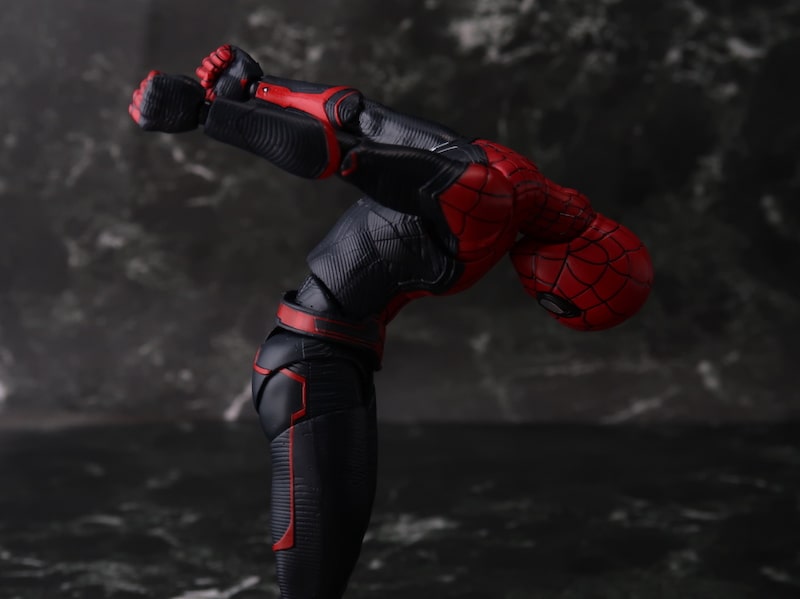 S.H.Figuarts スパイダーマン アップグレードスーツ の前屈の写真