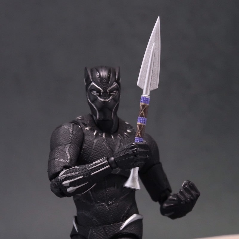 MAFEXブラックパンサーのフィギュア画像
