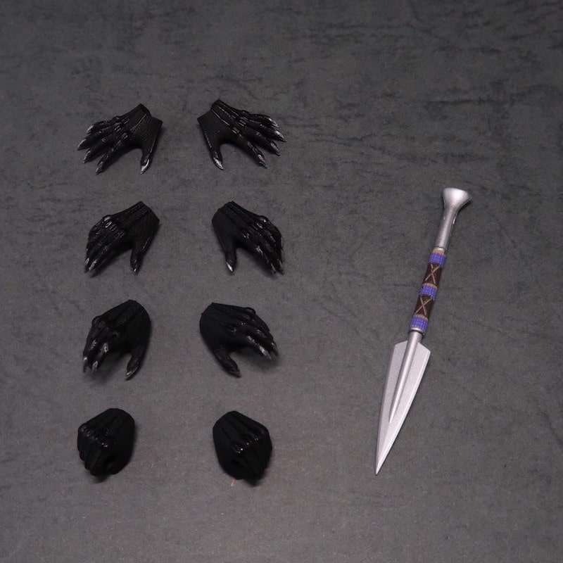 MAFEXブラックパンサーのフィギュア画像