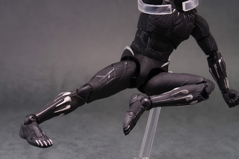 MAFEXブラックパンサーのフィギュア画像