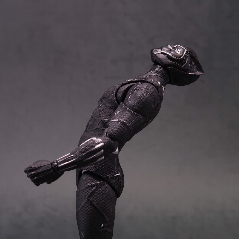 MAFEXブラックパンサーのフィギュア画像
