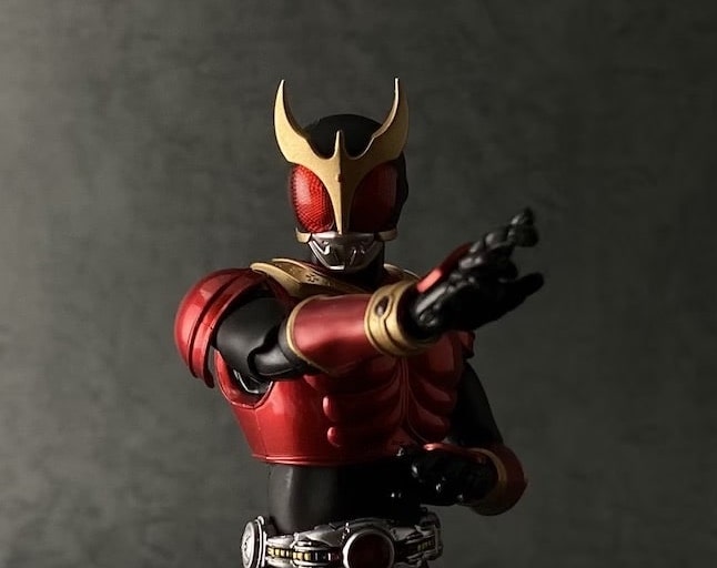 BANDAI - S.H.フィギュアーツ 真骨彫製法 仮面ライダークウガ マイティ