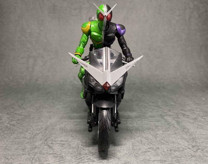 S.H.フィギュアーツ 仮面ライダーダブルのバイク ハードボイルダーの箱の写真