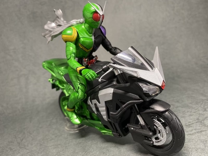 S.H.フィギュアーツ 仮面ライダーダブルのバイク ハードボイルダーの箱の写真