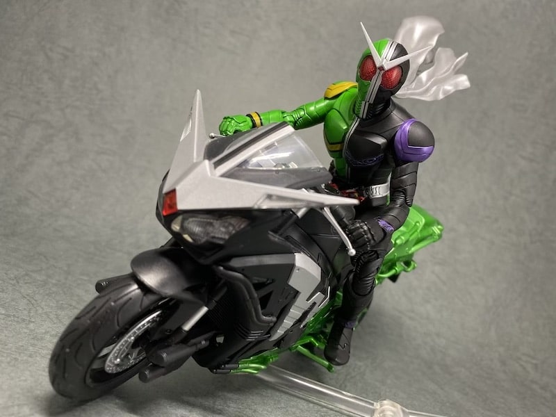 S.H.フィギュアーツ 仮面ライダーダブルのバイク ハードボイルダーの箱の写真