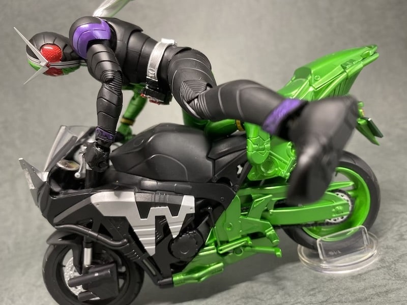 S.H.フィギュアーツ 仮面ライダーダブルのバイク ハードボイルダーの箱の写真