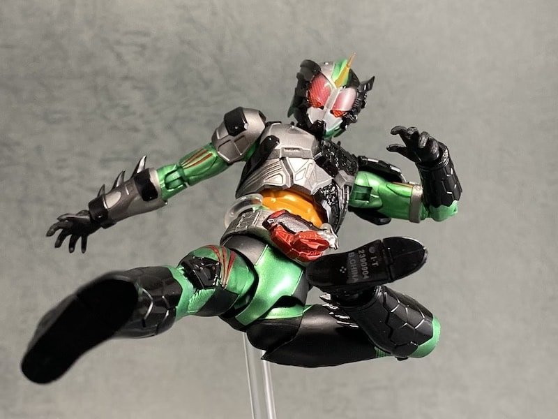 S.H.フィギュアーツ 仮面ライダーアマゾン ニューオメガの写真