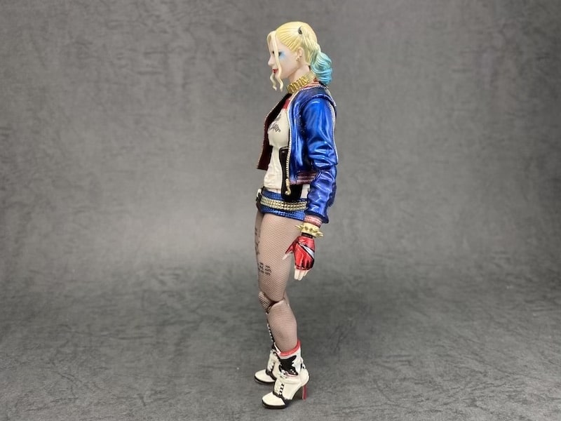 MAFEX ハーレークインのフィギュア写真