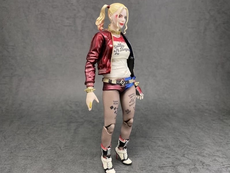 MAFEX ハーレークインのフィギュア写真