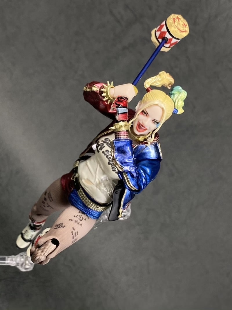 MAFEX ハーレークインのフィギュア写真