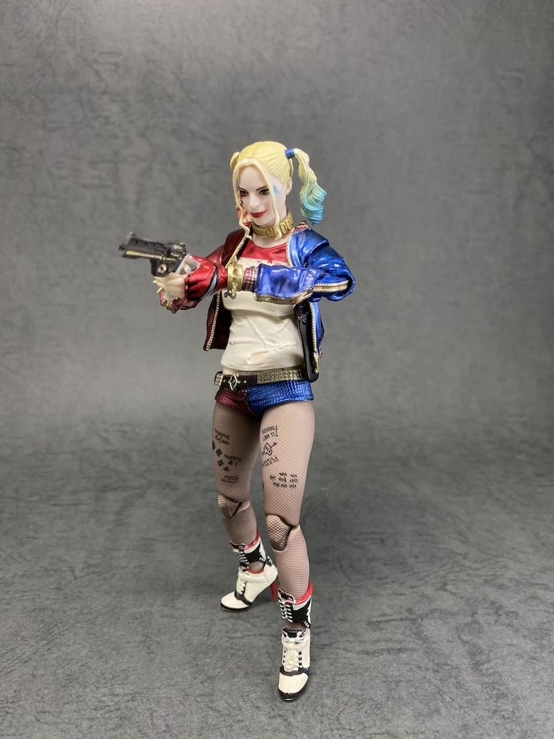 MAFEX ハーレークインのフィギュア写真