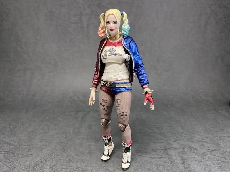 MAFEX ハーレークインのフィギュア写真