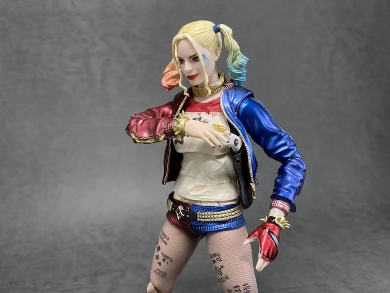 MAFEX ハーレークインのフィギュア写真