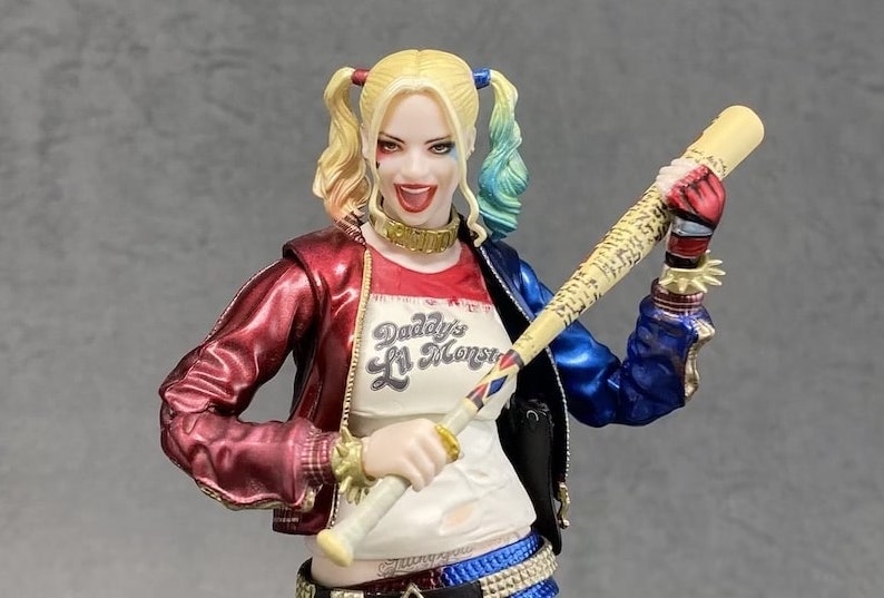 MAFEX ハーレークインのフィギュア写真