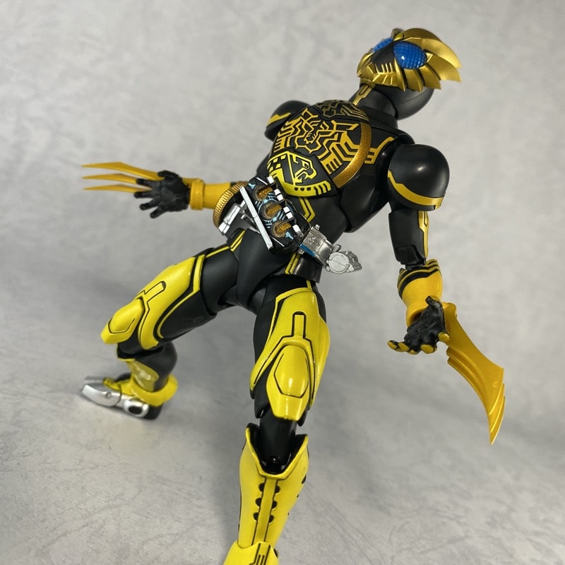 SHフィギュアーツ真骨彫製法仮面ライダーオーズ　ラトラーターコンボ S.H.フィギュアーツ （真骨彫製法） 仮面ライダーオーズ