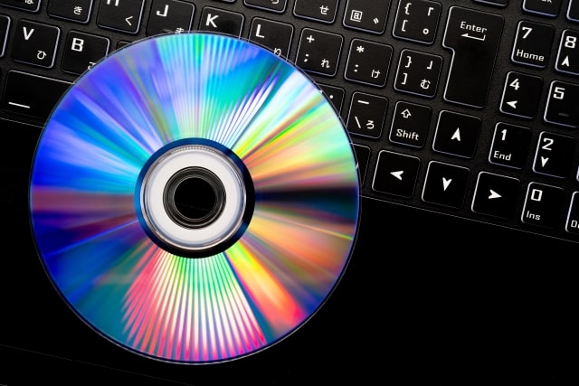 eあきんど(いーあきんど)ならCD/DVDも買取可能