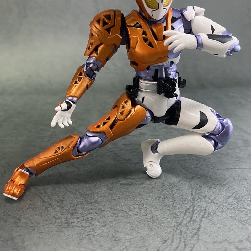 S.H.フィギュアーツ 仮面ライダーバルキリー ラッシングチーター