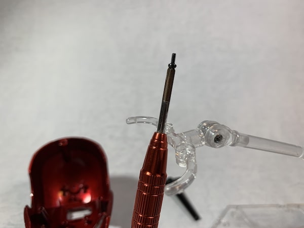 磁石でくっつくプラスドライバー