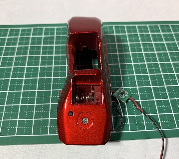 電源ユニットを足の甲パーツにつける