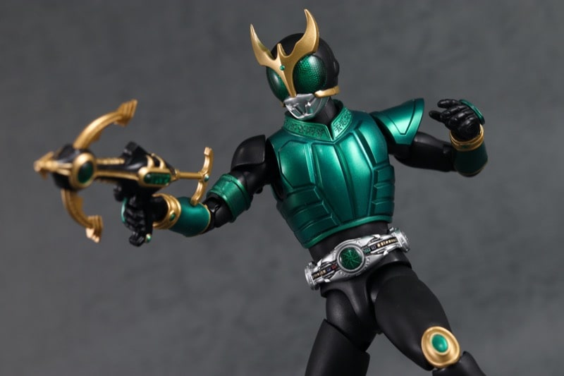 m*オ様 S.H.フィギュアーツ（真骨彫刻製法）仮面ライダークウガペガサスフォー S.H.フィギュアーツ 真骨彫 製法 仮面ライダークウガ ペガサス