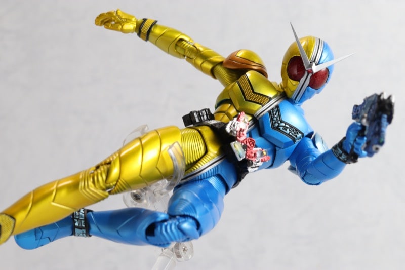 S.H.フィギュアーツ 真骨彫 仮面ライダーダブル ルナトリガー