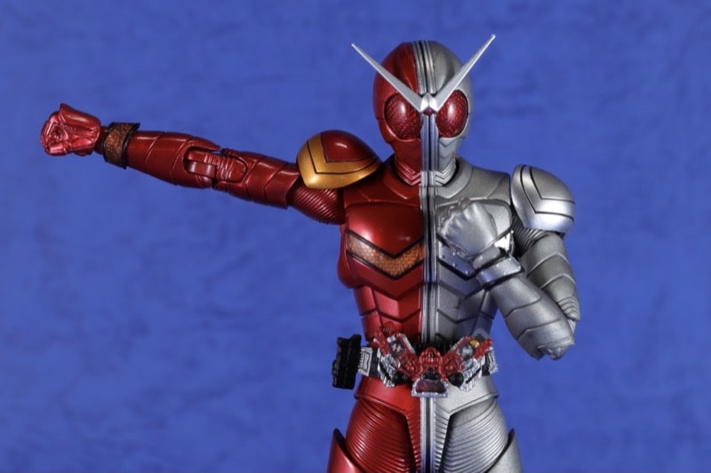 S.H.フィギュアーツ 真骨彫 仮面ライダーダブル ヒートメタル