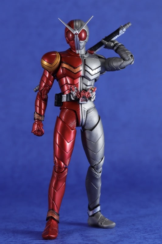 S.H.フィギュアーツ 真骨彫 仮面ライダーダブル ヒートメタル